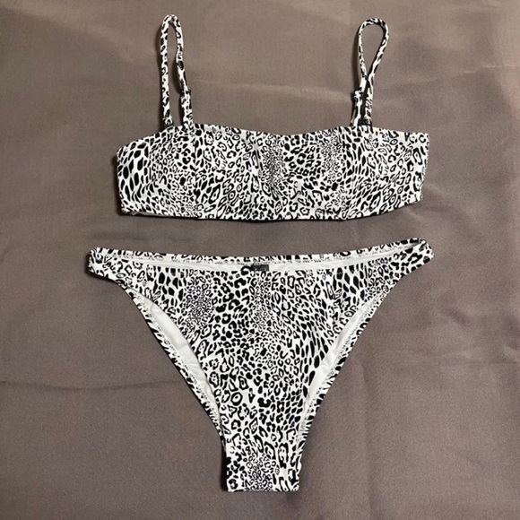 Kendall + Kylie Bikini Set - Picture 2 of 4